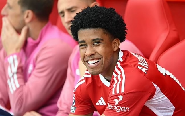 Chelsea 'are considering RECALLING Andrey Santos from loan at Nottingham Forest in January - Bóng Đá