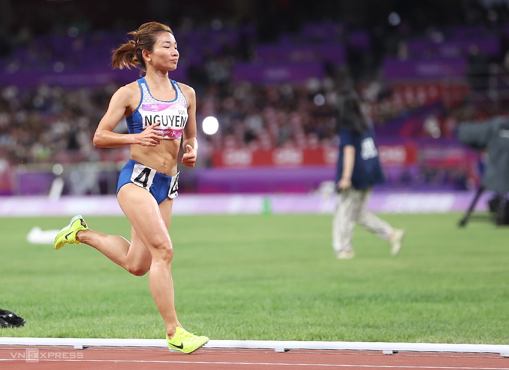 Nguyễn Thị Oanh thi 3.000m vượt chướng ngại vật tại Asiad 19 ngày 2/10.