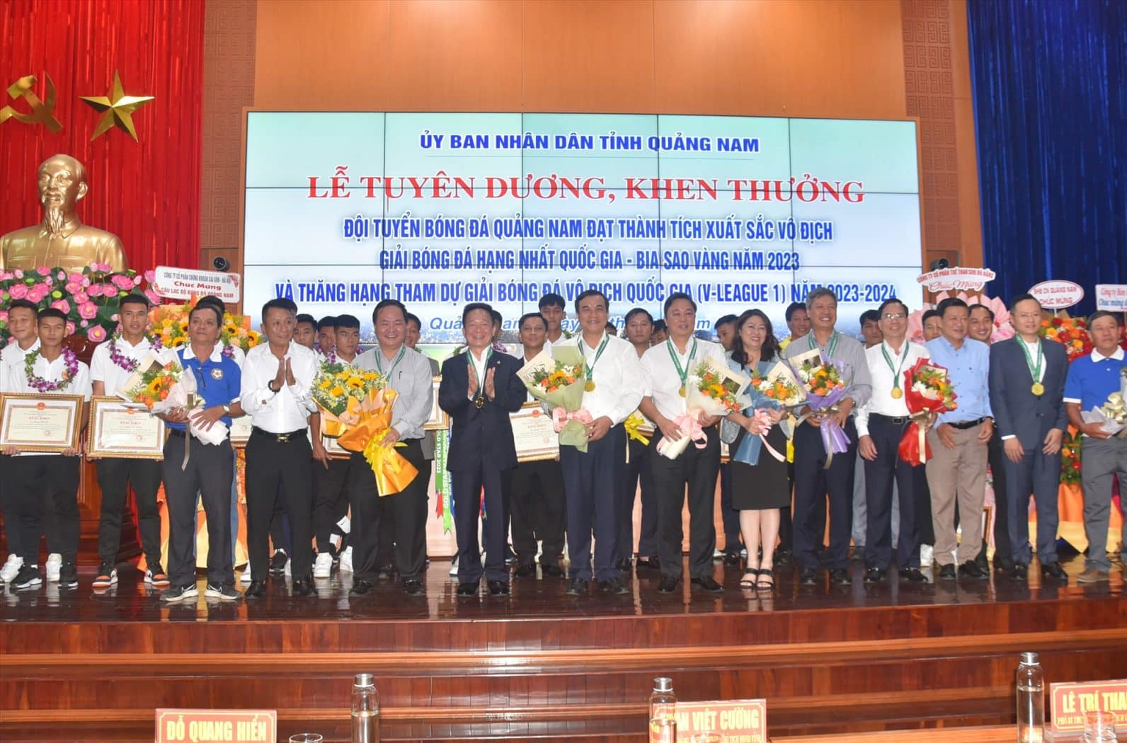 Vừa lên hạng, tân binh V-League đặt mục tiêu khủng - Bóng Đá